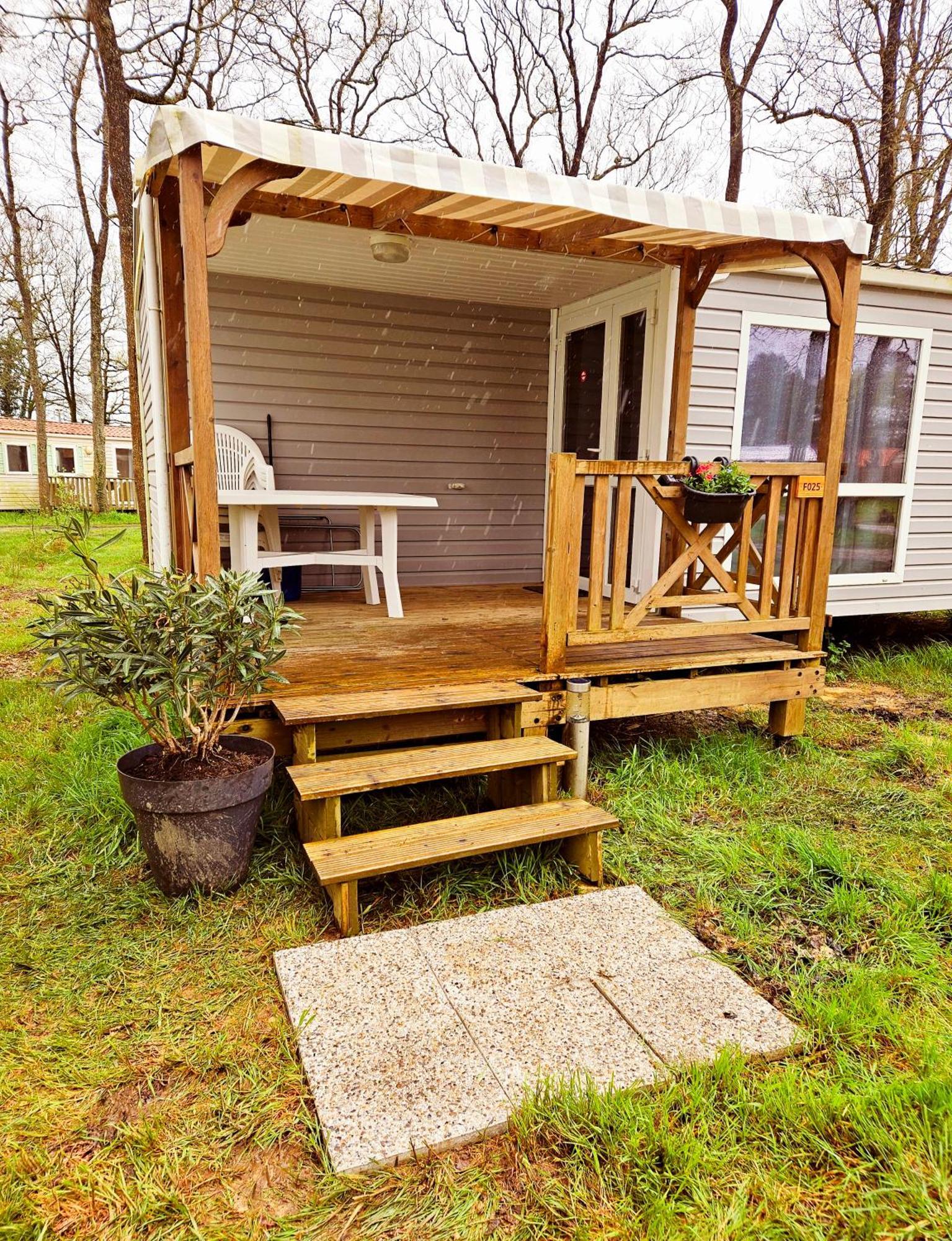 Bungalow Cosy Equipe La Boissiere-de-Montaigu 外观 照片